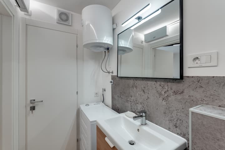 a0a68bc7-3f1a-4e5c-9694-078585d67978