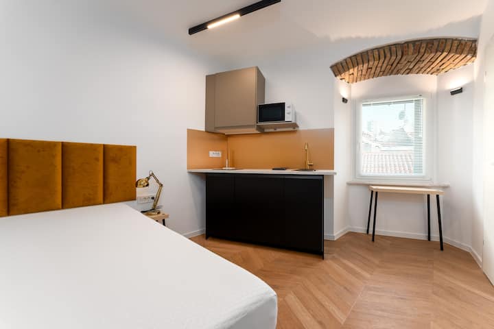 e454efc5-ea36-420d-9de8-2f474f8adfff