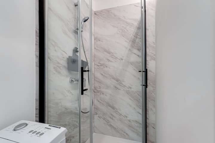 ee4bf1e6-ee5a-4a50-bb20-99c52485cfbc